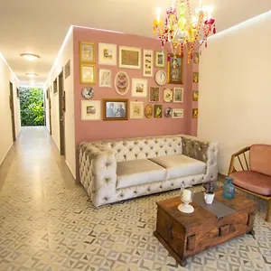 2* Hotel Pajara Pinta